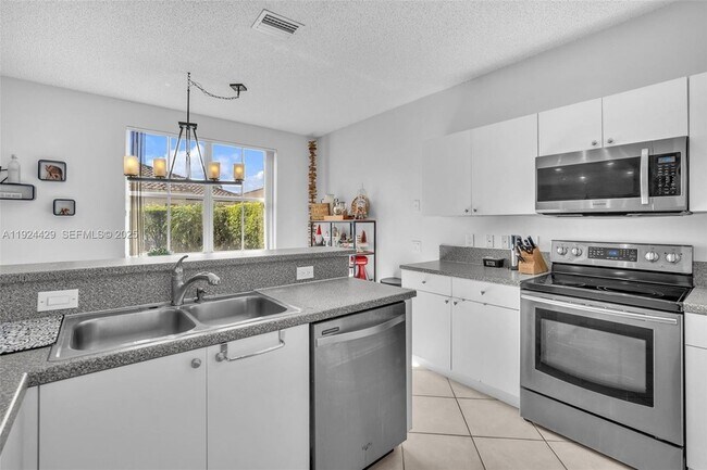 Building Photo - 1058 Tupelo Way