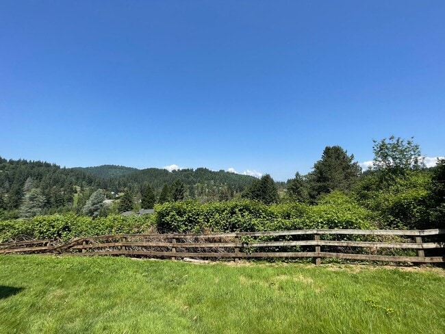 Building Photo - 27 Acres of Private Valley Remodeled Home In Damascus 3Bd/3Ba with Basement!!! Beautiful Deck wit...