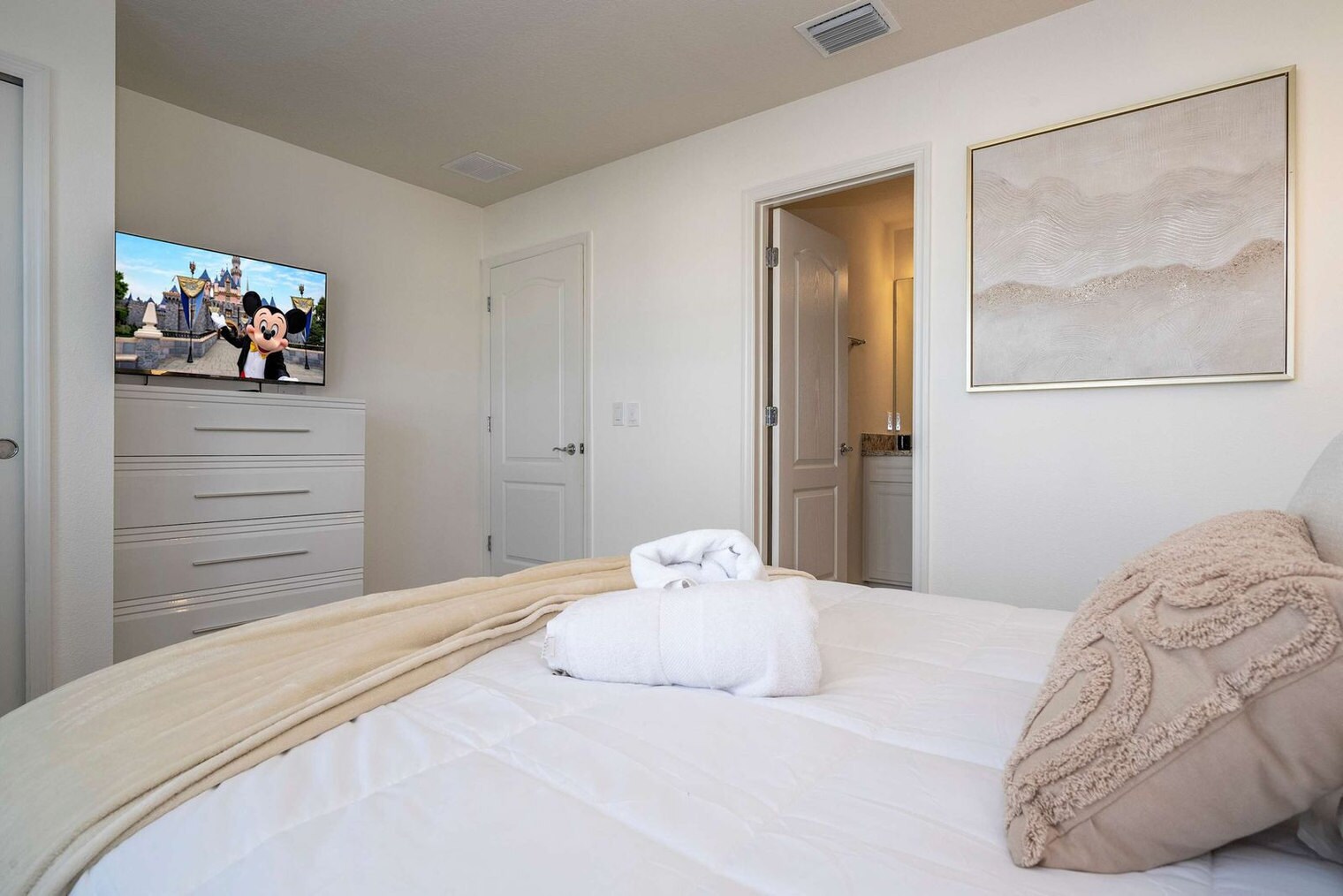 Building Photo - 7392 Oakmoss Loop