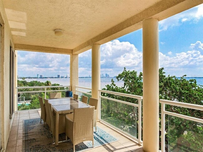 Building Photo - 4201 Bayshore Blvd