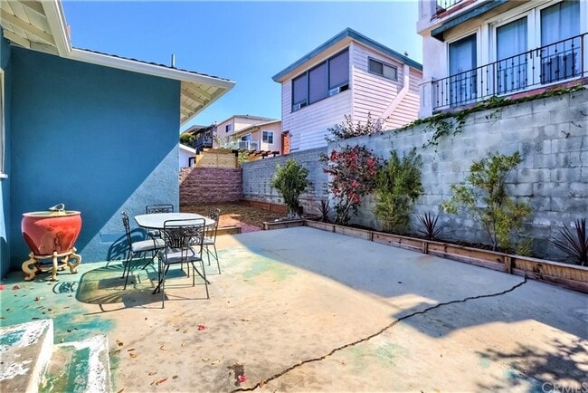 Building Photo - 1836 Hillcrest Dr