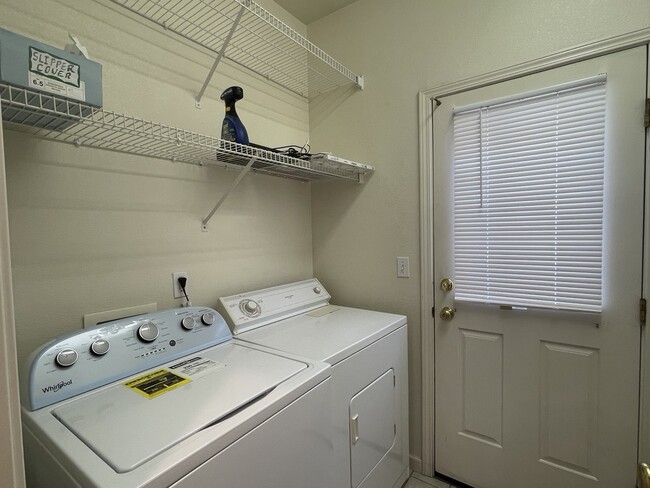 Building Photo - 751 Silchester Ct