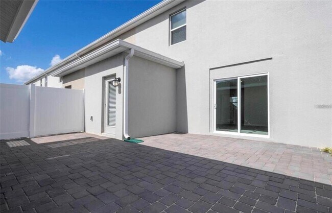 Building Photo - 13890 Title Wy