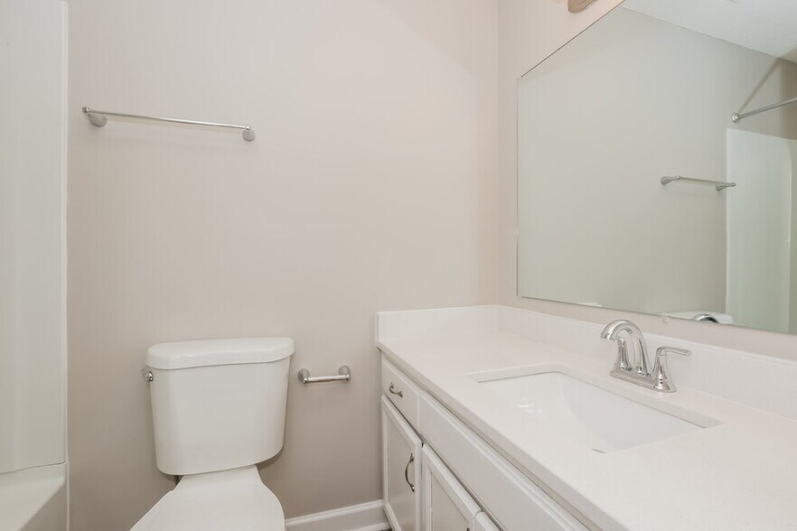 Building Photo - 701 Bayswater Cir