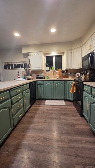 Kitchen - 4701 S Turnberry Pl