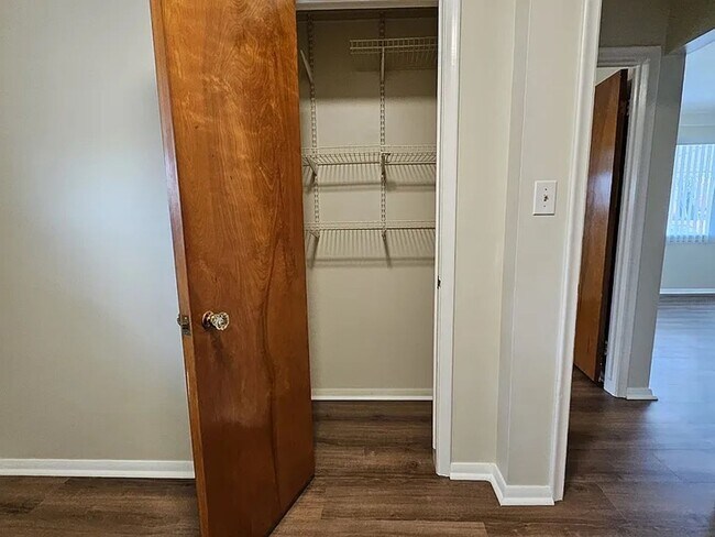 Building Photo - Freshly Transformed 3 Bed Home with Modern Upgrades!