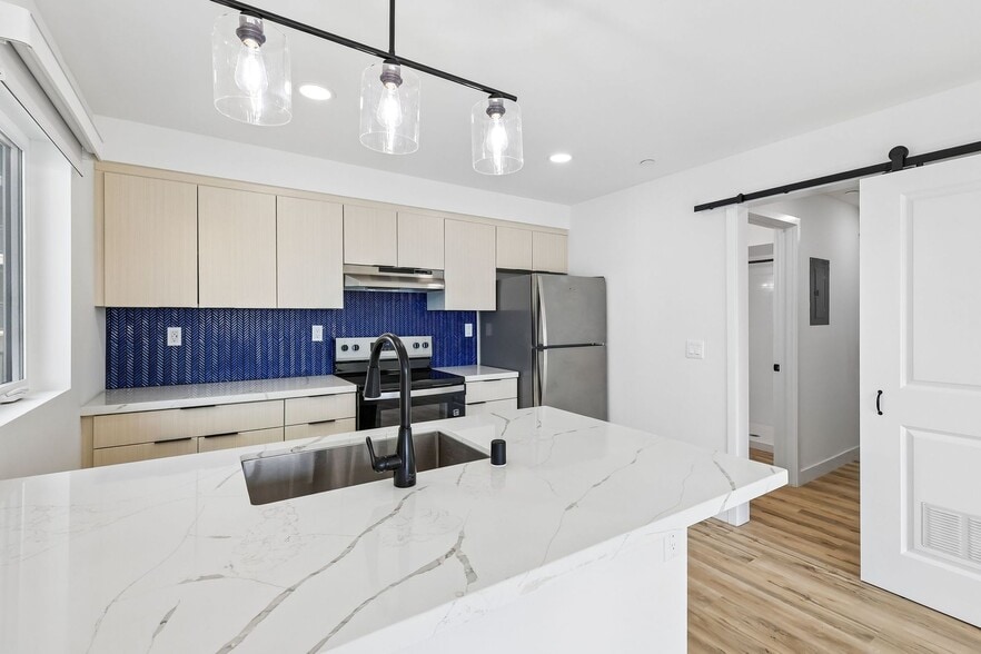 Interior Photo - The Mayer @PB