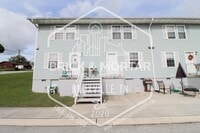 Building Photo - 122 N 6th St