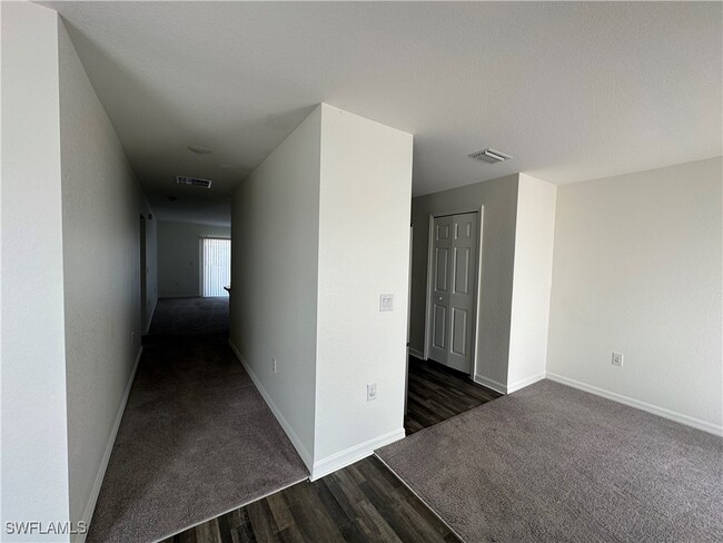 Building Photo - 1705 NE 33rd Ln