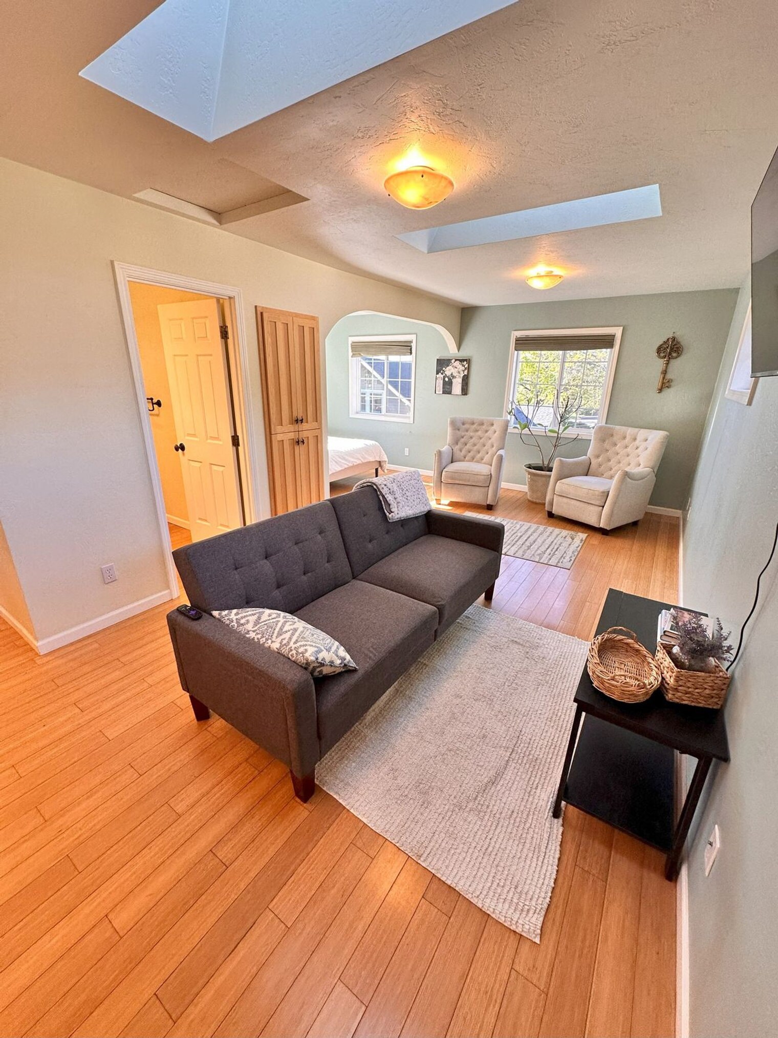 Building Photo - 1428 Crown Ave