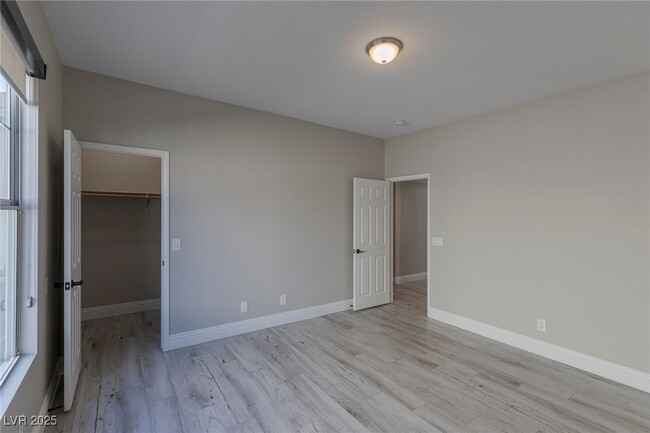 Building Photo - 2510 Putting Green Dr