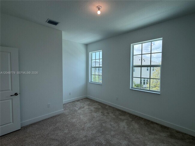 Building Photo - 881 SW Bushel Trl