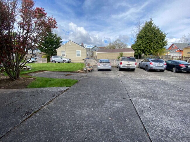 Building Photo - Walk to Downtown & Waterfront from Lettered Streets | 1BR Gem for $1,400/mo