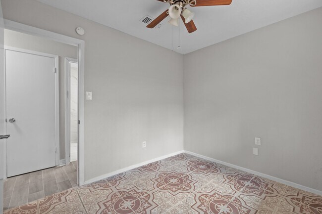 Building Photo - 6639 Indian Falls Dr