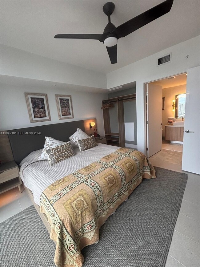 Building Photo - 601 NE 1st Ave