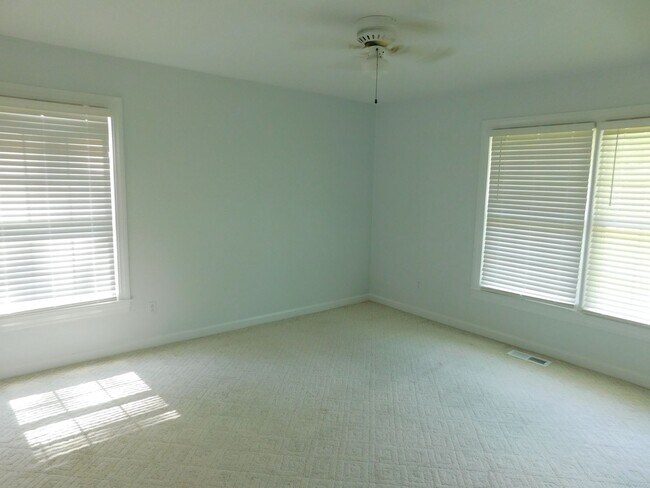 Building Photo - 3701 Lavenham Rd