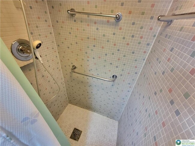 Building Photo - 712 Chestnut St