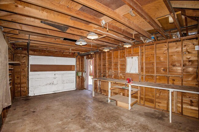 Building Photo - 2215 N Corona St