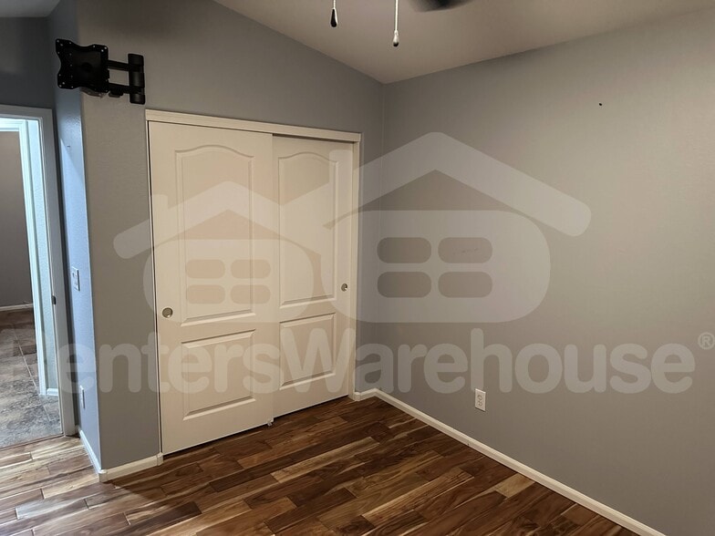 Building Photo - 1151 N 159th Dr