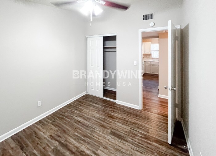 Building Photo - 922 Westgate Dr