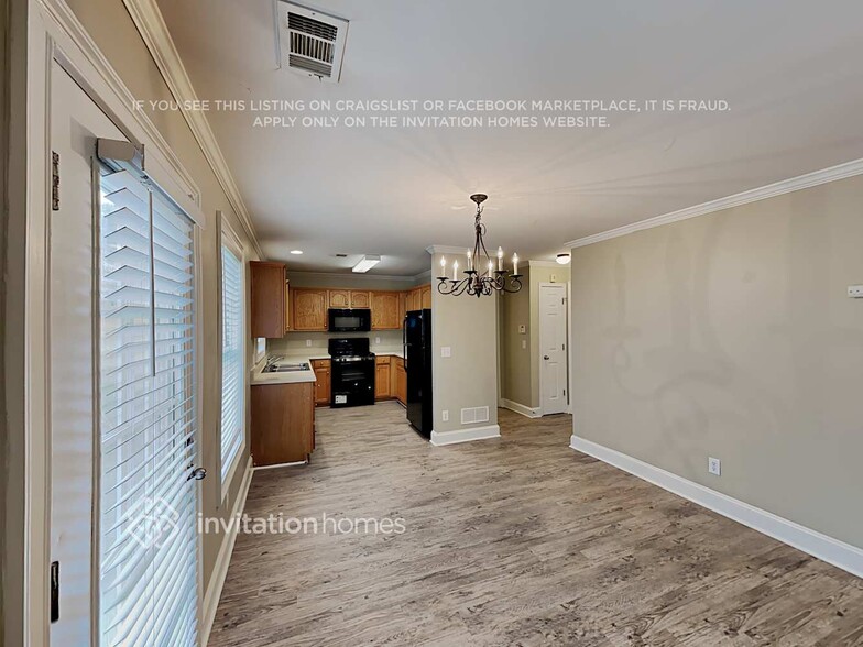 Building Photo - 302 Providence Dr