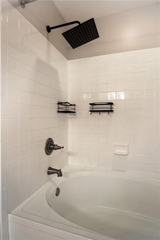 Building Photo - 1101 Juniper St NE