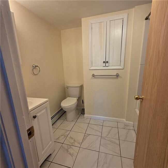 Building Photo - 765 S County Trail