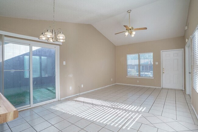 Building Photo - 10328 Chelmsford Dr