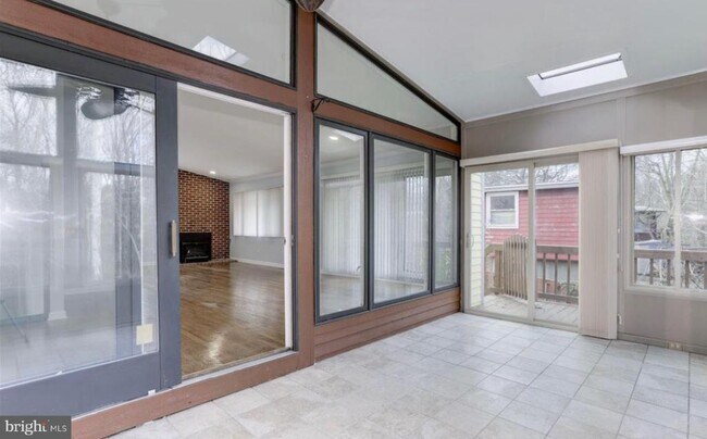 Building Photo - 8306 Rosette Ln
