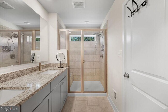 Building Photo - 2802 Bridgewater Dr