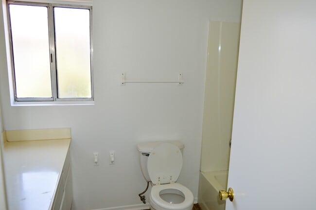 Building Photo - 11249 Heathrow Dr