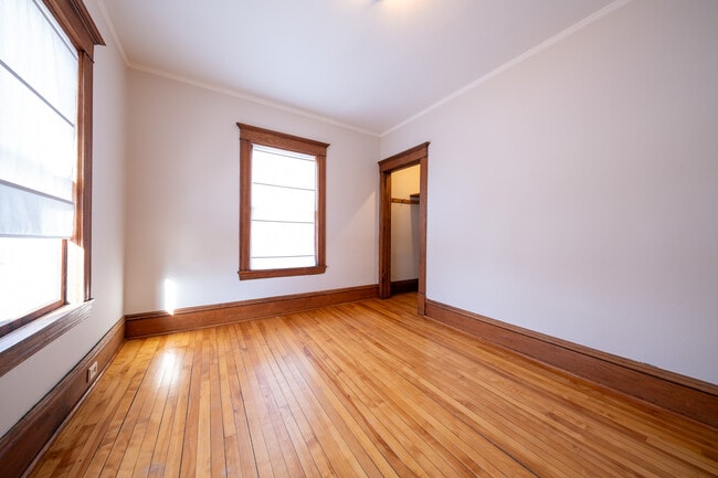 Building Photo - 507 W 33rd St