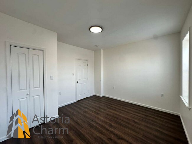 Building Photo - 3 Bedroom Plus Two Dens with Finished Basement on Harford Road