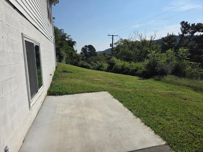 Building Photo - 2821 Greenway Dr