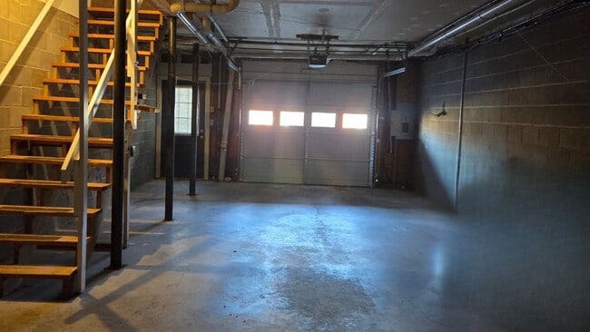 Building Photo - 905 Park Pl NE