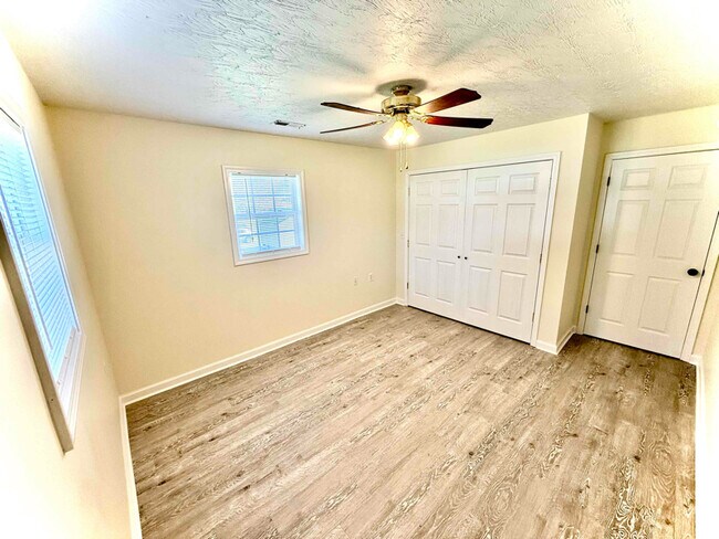 Building Photo - 73 Dan St