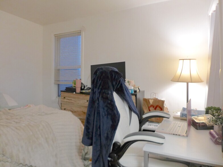 Building Photo - 860 Huntington Ave