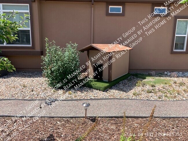 Building Photo - 7215 Rim Bluff Ln