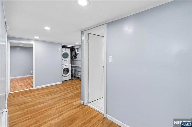 Building Photo - 79 Lincoln Ave