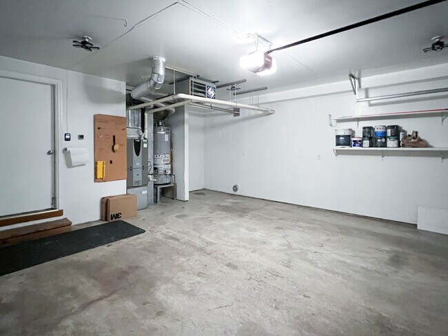 Building Photo - 3664 Mirage Cir