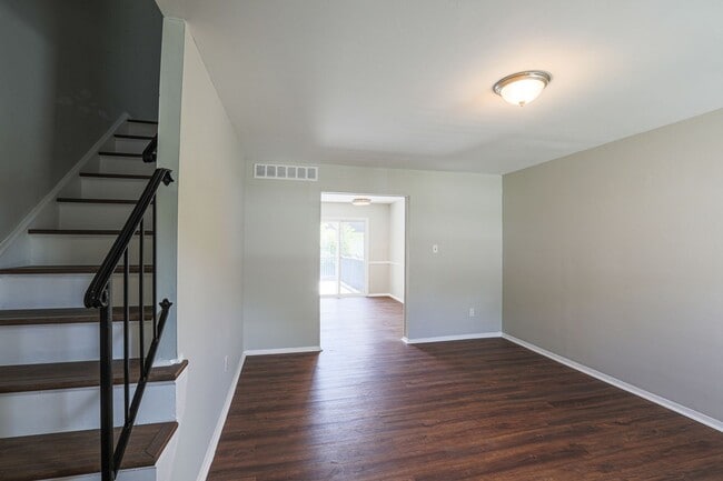 Building Photo - 11 Pawleys Ct