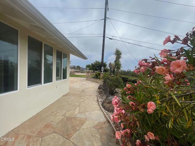 Building Photo - 1148 Colina Vista