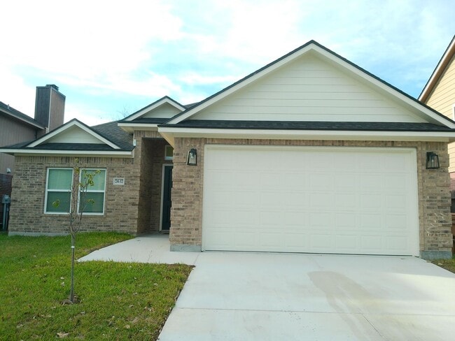 Primary Photo - 7637 Clearbrook Dr