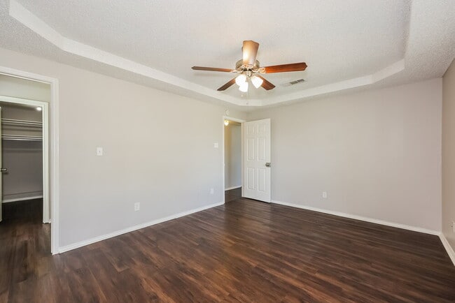 Building Photo - 1824 Island View Dr