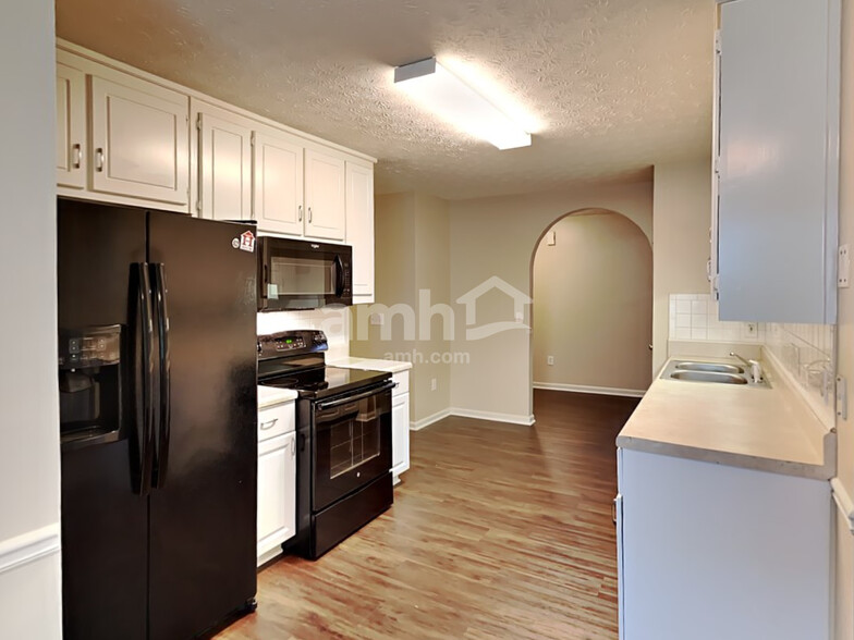 Building Photo - 4122 Edenbrooke Cir