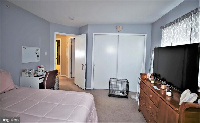 Building Photo - 1303 Blossom Cir