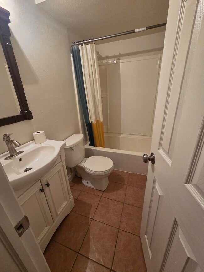 Building Photo - 3516 Atlantic Dr