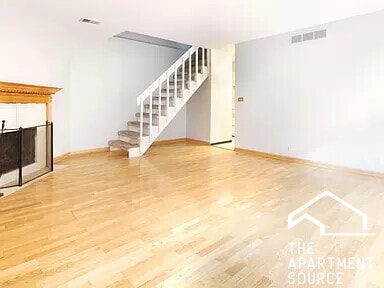 Building Photo - 744 W Gordon Terrace