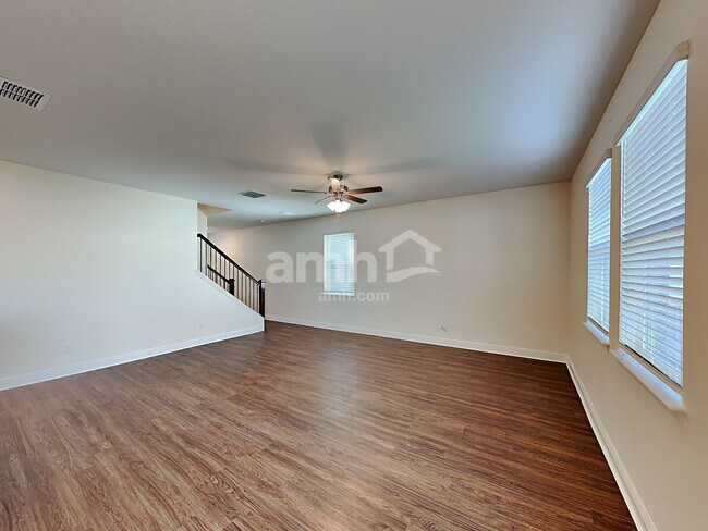 Building Photo - 825 Heavenly Dr