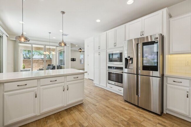 Building Photo - Modern 4-bedroom, 3.5-bathroom single-family home in the heart of North Tempe